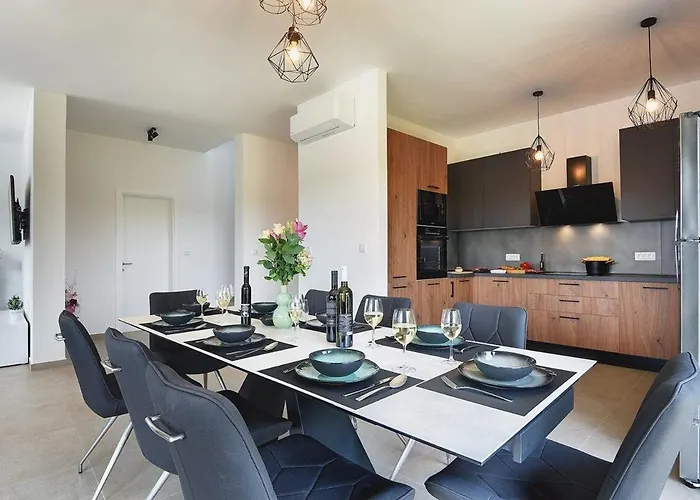 فيلة Tika بولا